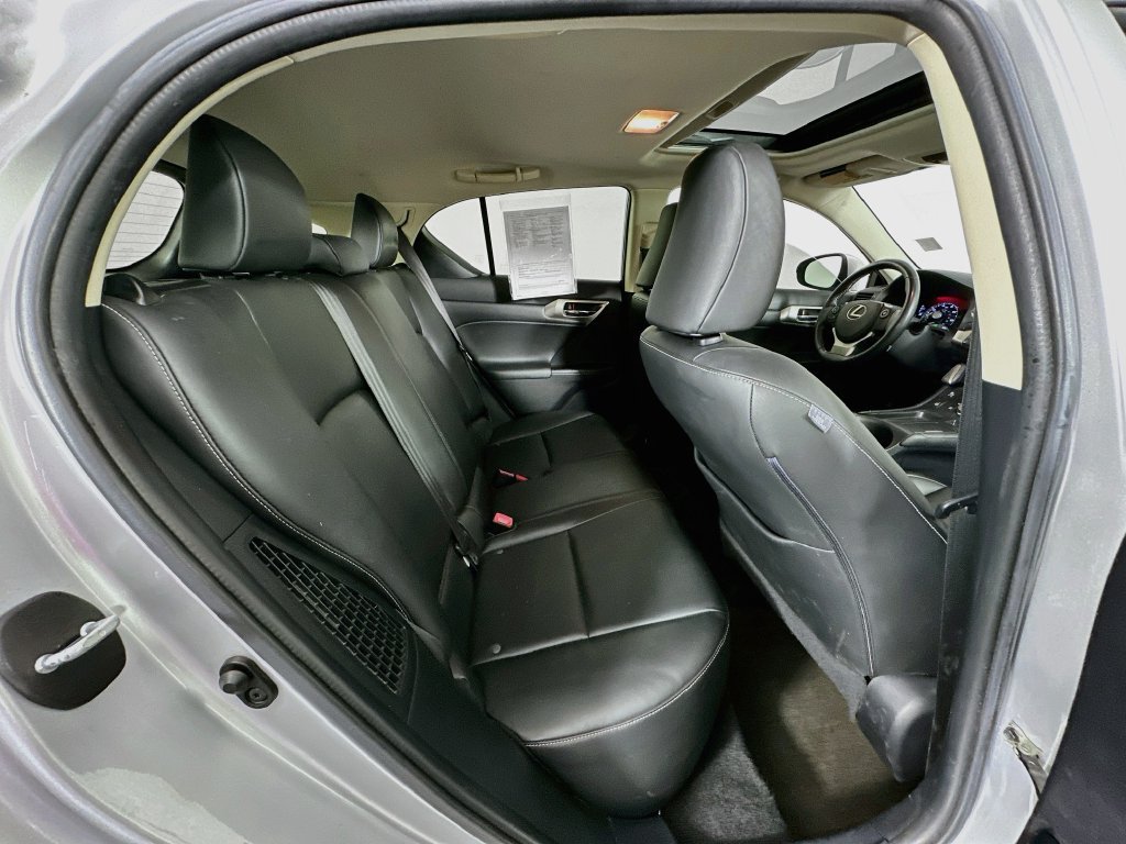 Used 2015 Lexus CT 200h w/ Seat Comfort Package FWD image 27
