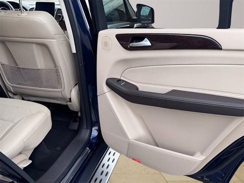 Used 2019 Mercedes-Benz GLS 450 4MATIC image 31