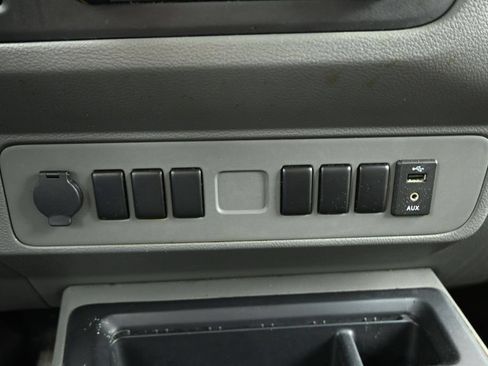 Used 2018 Nissan NV 3500 S RWD image 17
