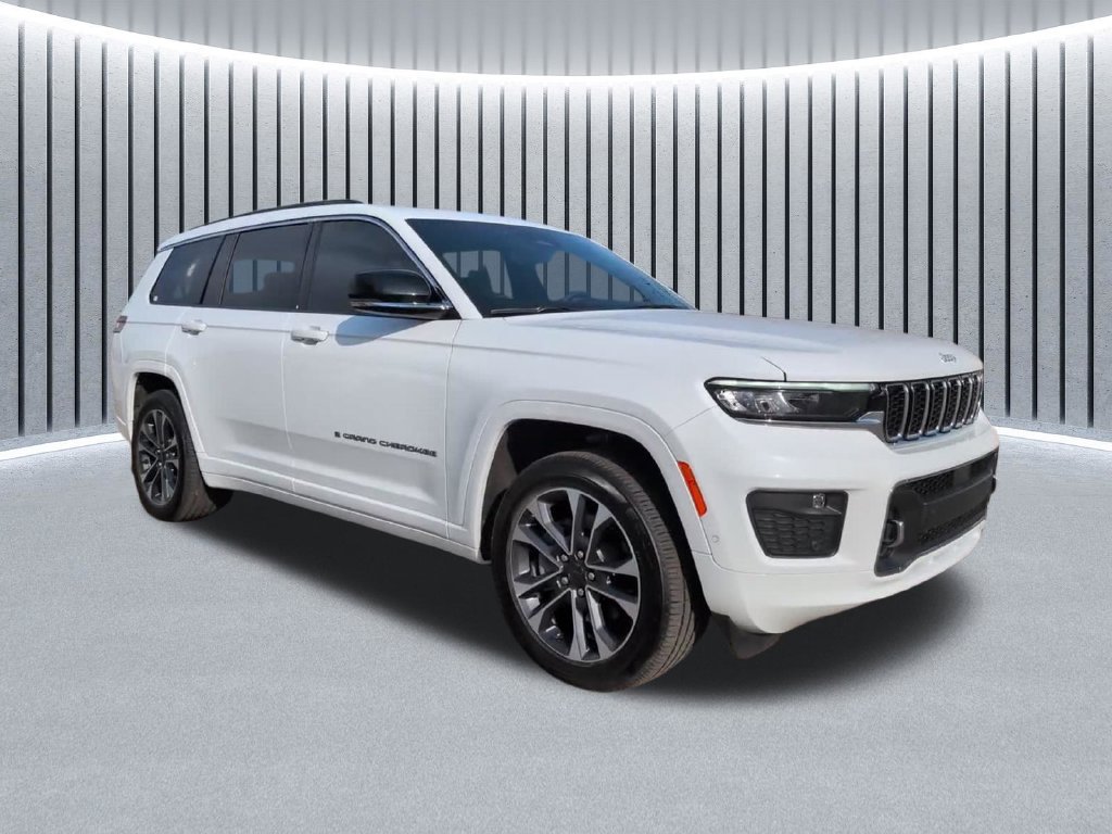Used 2025 Jeep Grand Cherokee L Overland w/ Luxury Tech Group IV AWD/4WD image 2