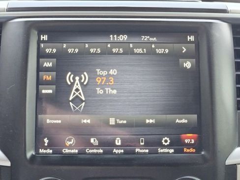 Used 2019 RAM 1500 Classic SLT w/ Luxury Group image 23