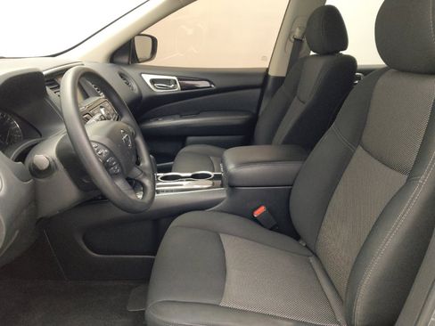 Used 2020 Nissan Pathfinder S FWD image 17