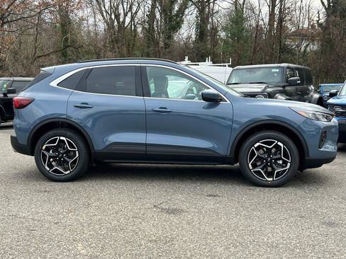 New 2026 Ford Escape Platinum w/ Premium Technology Package image 3