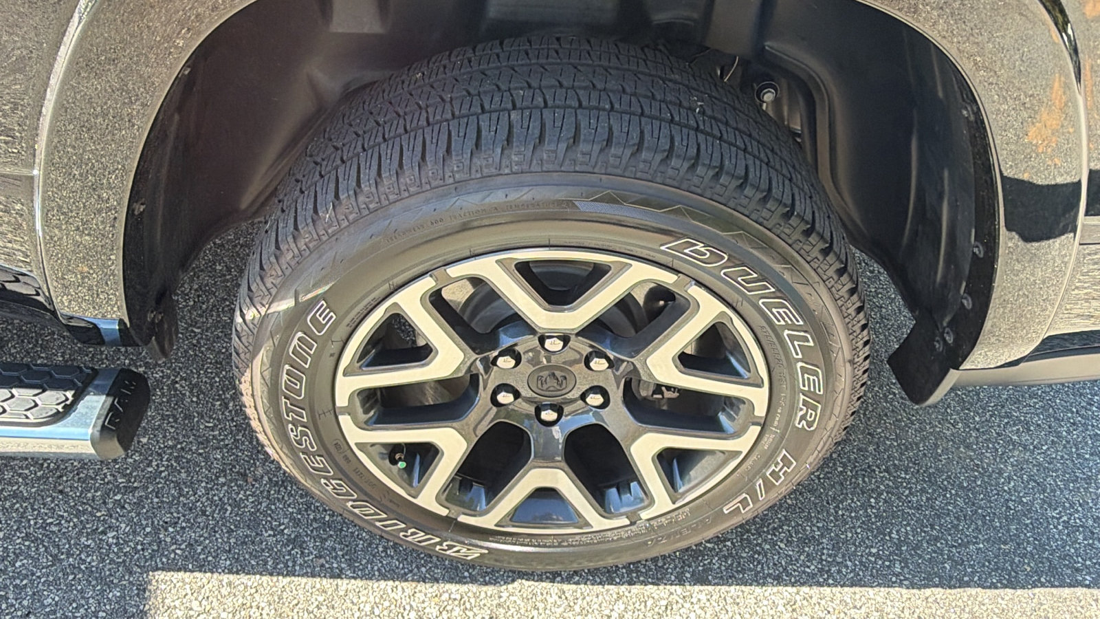 Used 2025 RAM 1500 Laramie w/ Sport Appearance Package AWD/4WD image 12