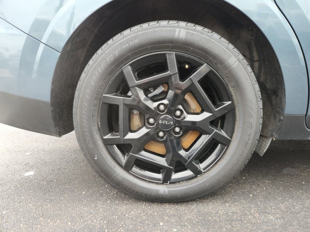 Used 2025 Kia Carnival SX w/ SX Dark Edition Package FWD image 17