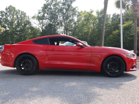 Used 2016 Ford Mustang Coupe RWD image 6