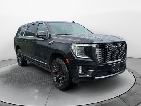 Used 2023 GMC Yukon XL Denali Ultimate AWD/4WD image 4