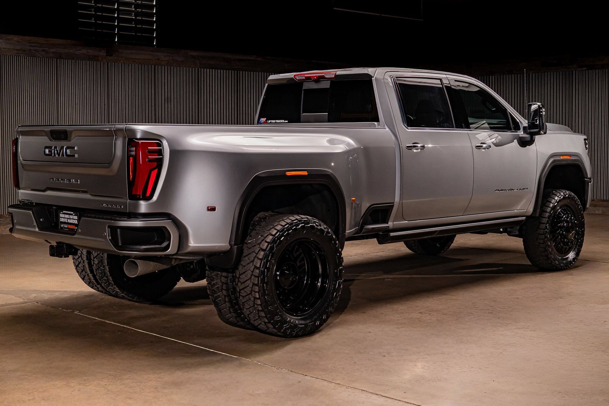 Used 2026 GMC Sierra 3500 Denali w/ Denali Reserve Package AWD/4WD image 10