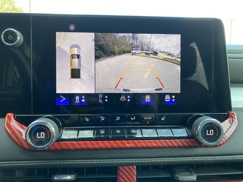 Used 2023 Chevrolet Colorado LT w/ LT Convenience Package III image 26