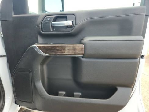 Used 2022 GMC Sierra 2500 SLE w/ SLE Value Package; AWD/4WD image 16