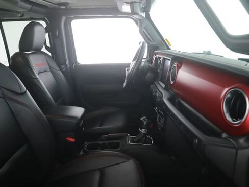 Used 2023 Jeep Wrangler Unlimited Rubicon w/ Cold Weather Group AWD/4WD image 30