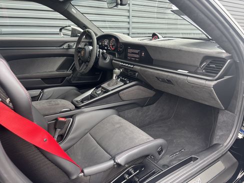 Certified 2025 Porsche 911 GT3 RS RWD image 13