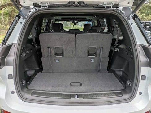 New 2026 Jeep Grand Cherokee L 2WD image 12
