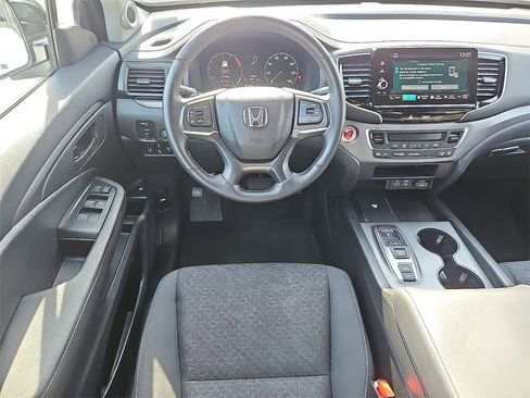 Certified 2025 Honda Ridgeline Sport image 10