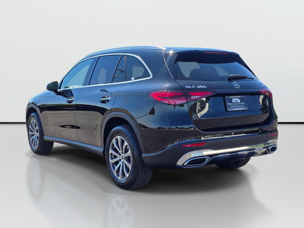 Used 2023 Mercedes-Benz GLC 300 4MATIC w/ Pinnacle Trim Package image 3