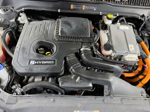 Used 2020 Ford Fusion SEL FWD image 30