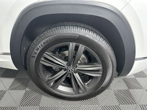 Used 2022 Volkswagen Atlas Cross Sport SEL R-Line image 31