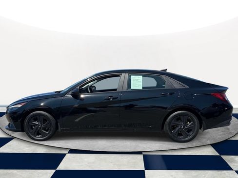 Certified 2023 Hyundai Elantra SEL FWD image 3