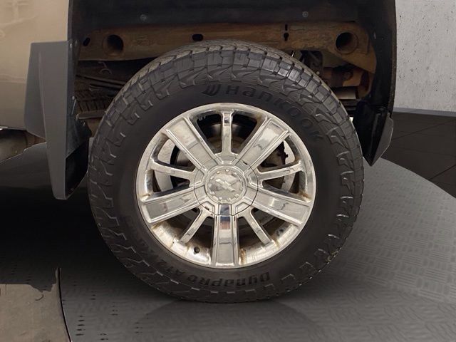 Used 2015 Chevrolet Silverado 1500 High Country w/ High Country Premium Package AWD/4WD image 39