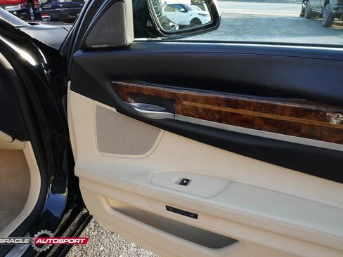 Used 2014 BMW 750Li w/ Executive Package image 30