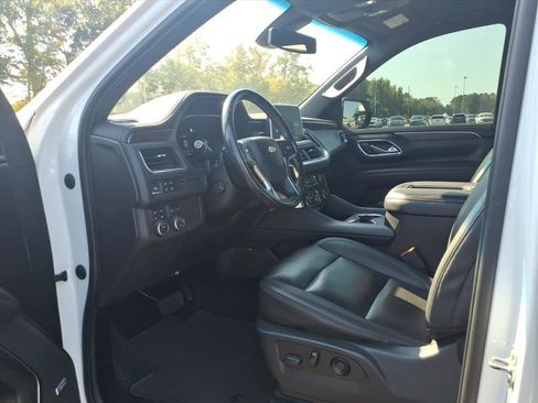 Used 2022 Chevrolet Suburban LT w/ Luxury Package image 21