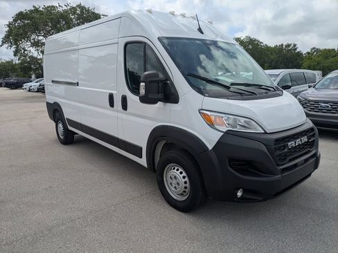 Used 2026 RAM ProMaster 2500 w/ Convenience Group FWD image 2