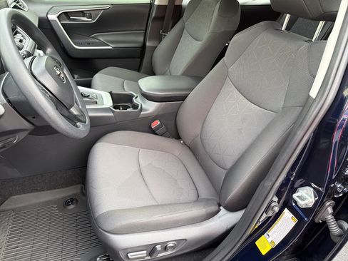 Used 2025 Toyota RAV4 XLE FWD image 16