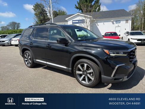 Used 2023 Honda Pilot Touring image 3