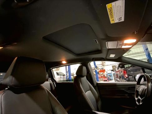 Used 2024 Honda Odyssey Sport image 13