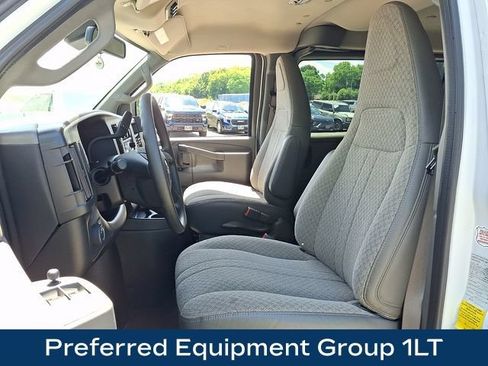 Used 2025 Chevrolet Express 3500 LT w/ LT Preferred Equipment Group RWD image 2