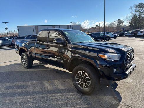 Used 2022 Toyota Tacoma TRD Sport w/ TRD Premium Sport Package image 9