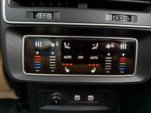 Used 2021 Audi Q8 Prestige w/ Prestige Package image 39