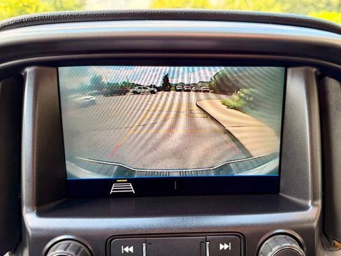 Used 2022 Chevrolet Colorado LT w/ Fleet Safety Package RWD image 13