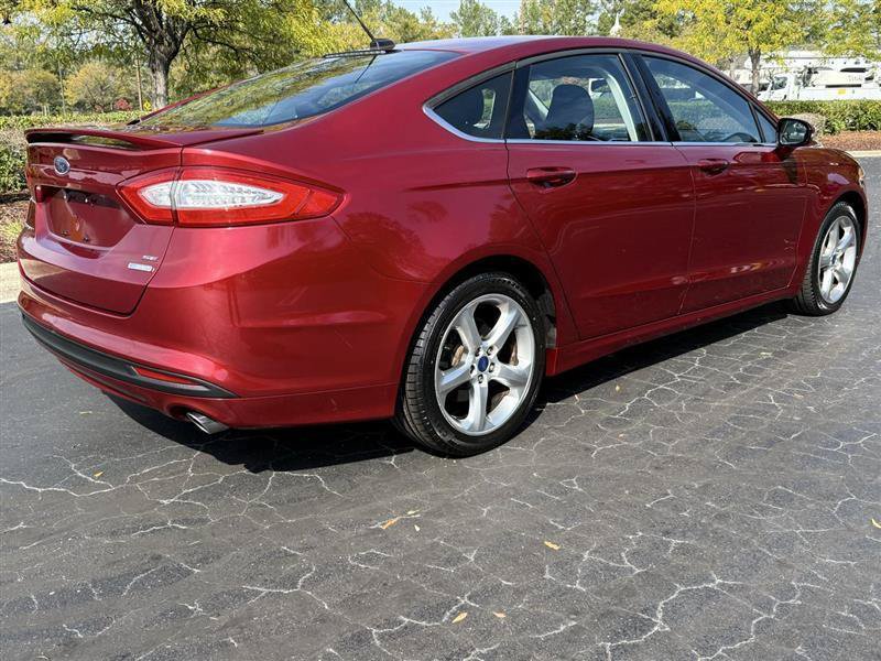 Used 2016 Ford Fusion SE w/ Equipment Group 201A FWD image 5