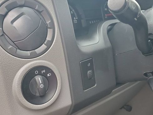 Used 2014 Ford E-150 and Econoline 150 Extended w/ Interior Upgrade Package RWD image 12