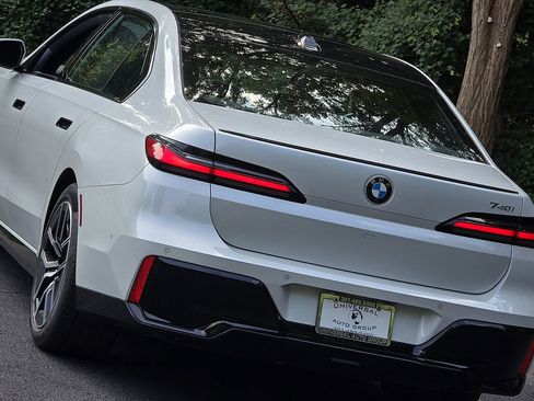 Used 2023 BMW 740i image 79