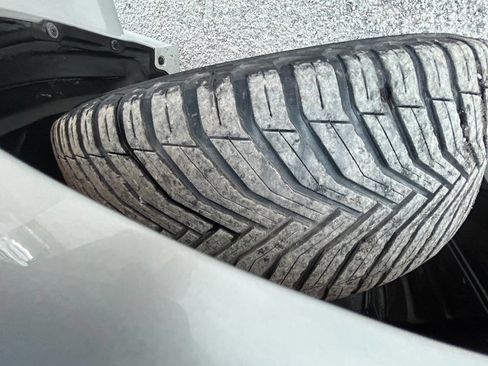 Used 2011 Toyota Camry SE w/ SE Extra-Value Pkg #1 image 10