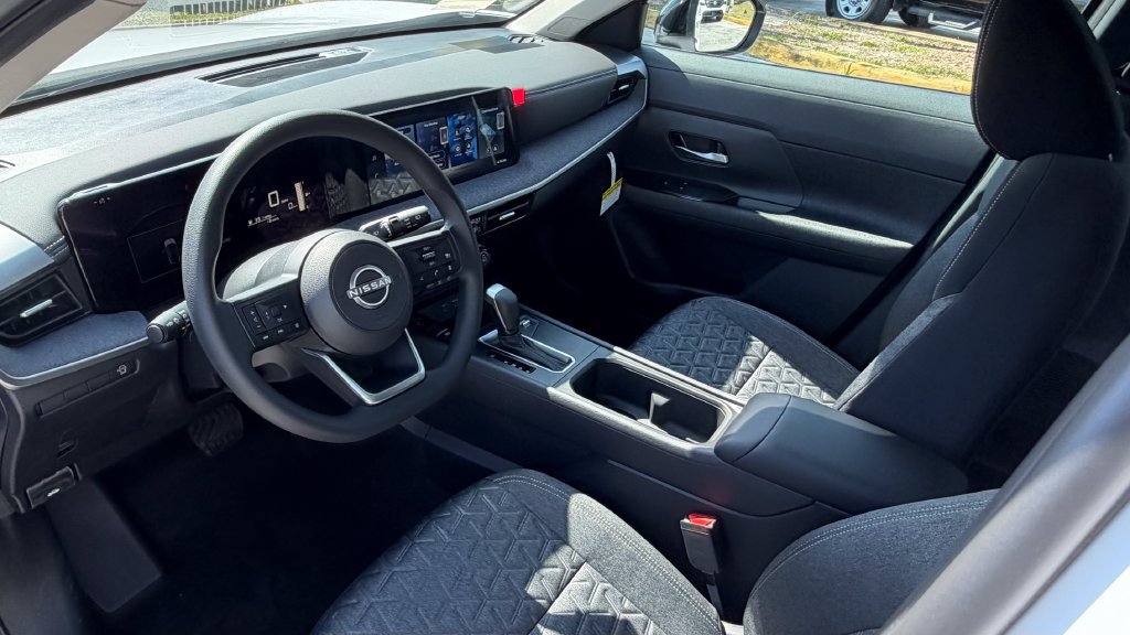Used 2026 Nissan Kicks SV FWD image 12
