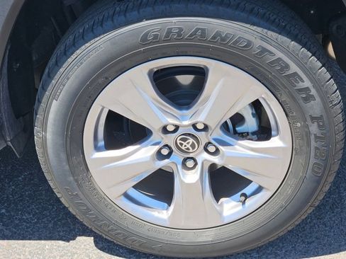 Used 2023 Toyota RAV4 XLE FWD image 14