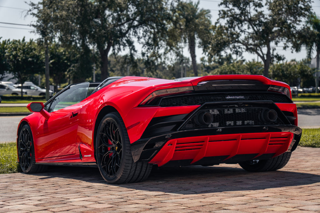 Used 2024 Lamborghini Huracan EVO AWD/4WD image 3
