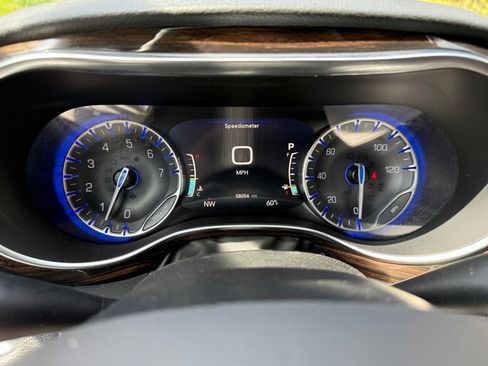 Used 2022 Chrysler Pacifica Pinnacle image 27