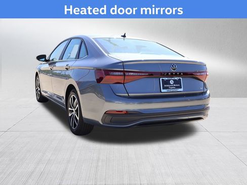 New 2026 Volkswagen Jetta SE FWD image 9