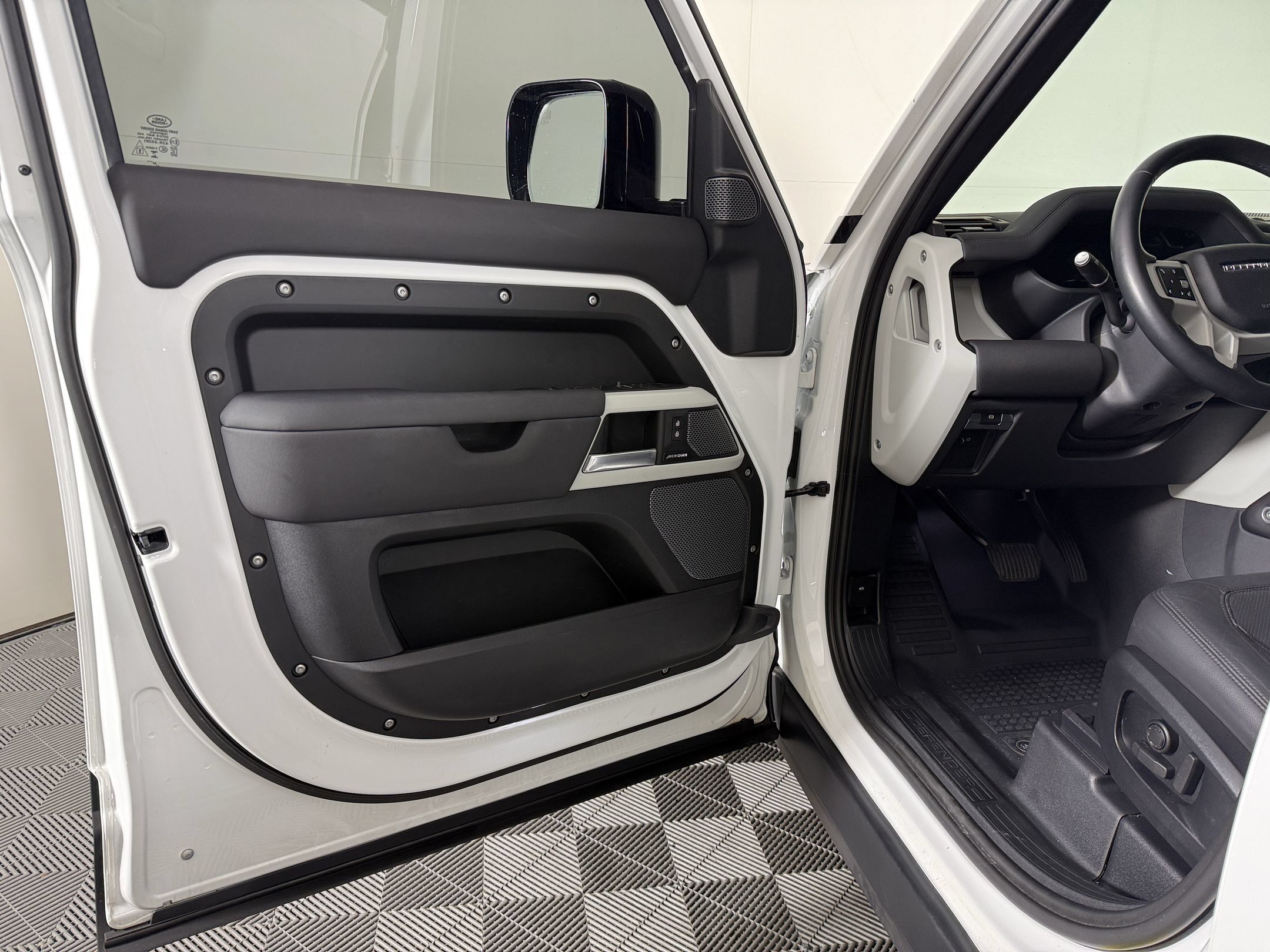 Used 2024 Land Rover Defender 110 S AWD/4WD image 5