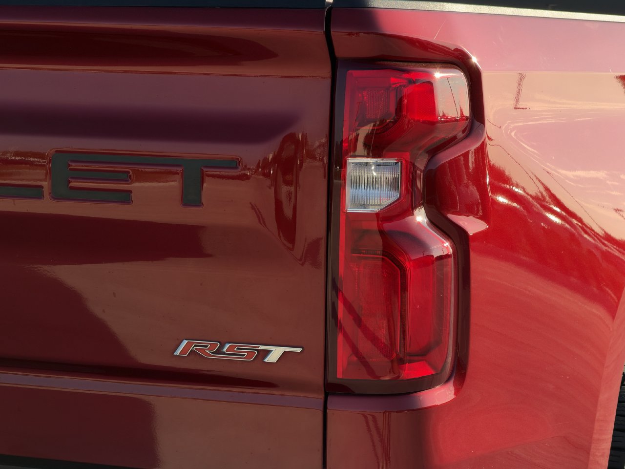 Used 2023 Chevrolet Silverado 1500 RST w/ Z71 Off-Road Package AWD/4WD image 7
