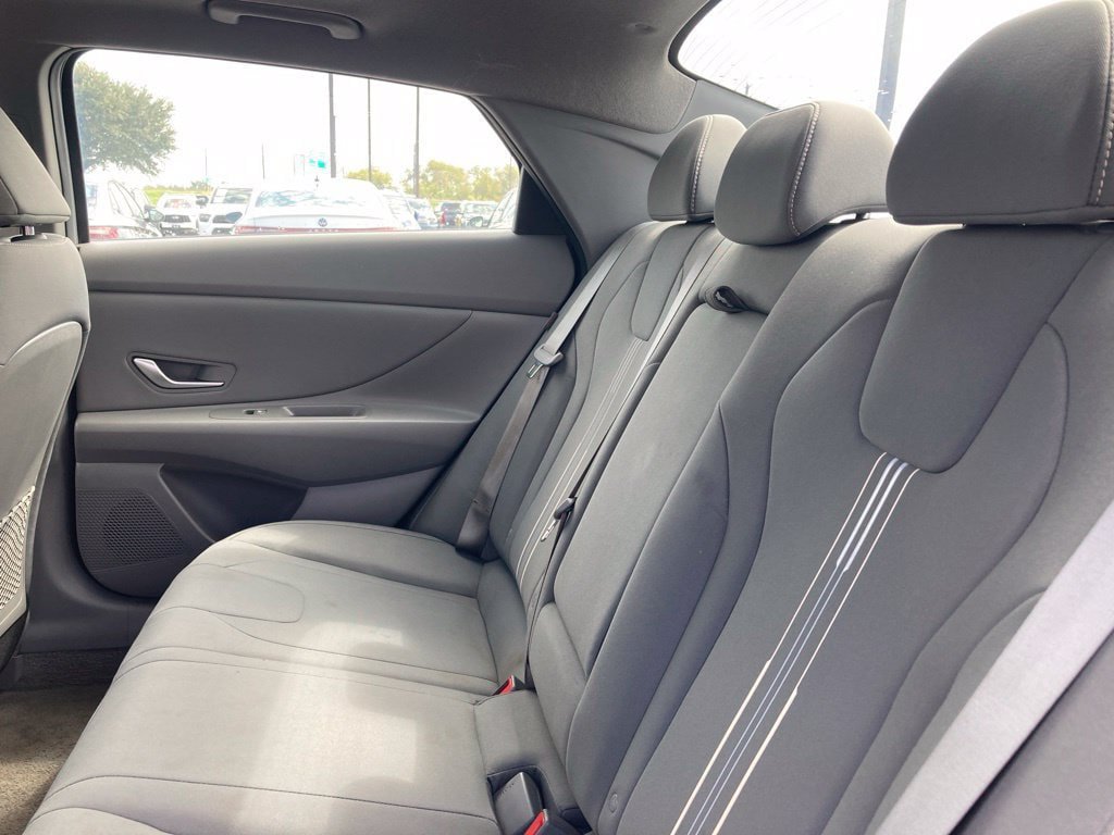 Used 2025 Hyundai Elantra SEL FWD image 10