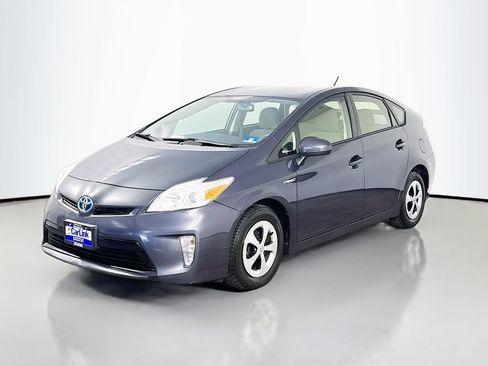 Used 2014 Toyota Prius Two FWD image 3