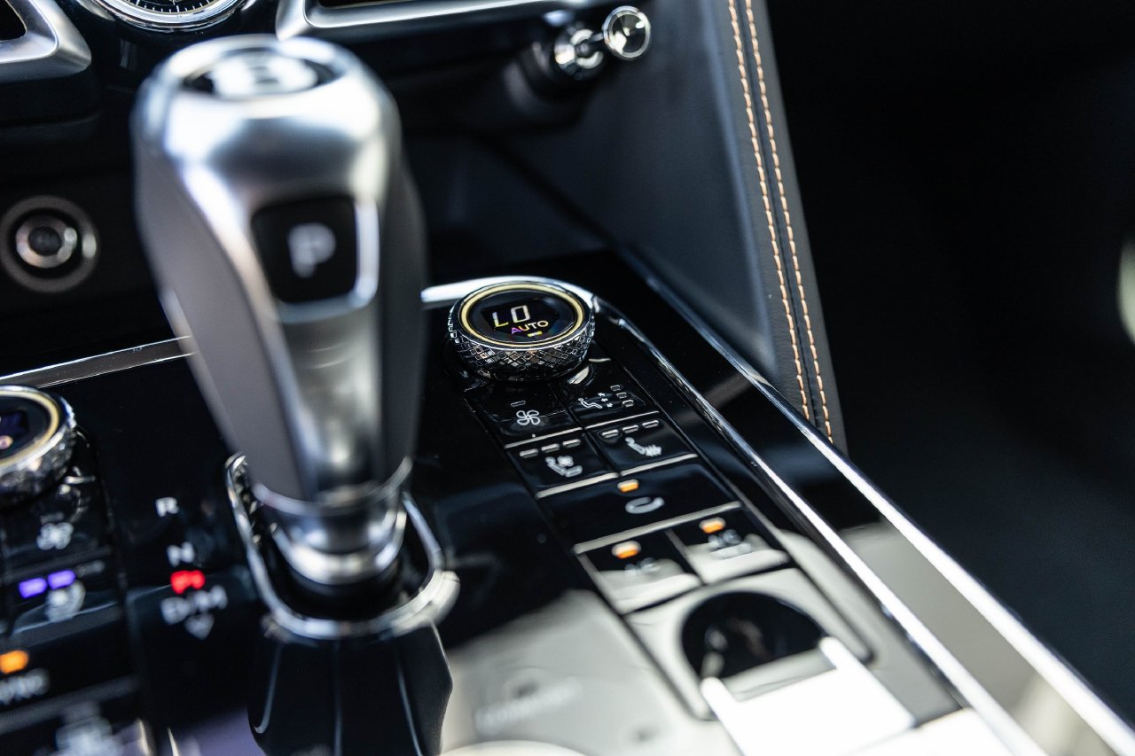 Certified 2025 Bentley Flying Spur Plug-In Hybrid AWD/4WD image 38