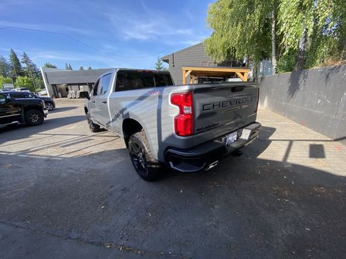 Used 2024 Chevrolet Silverado 1500 LT Trail Boss w/ LT Trail Boss Premium Package AWD/4WD image 4