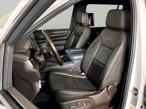 Used 2021 GMC Yukon XL Denali w/ Denali Premium Package AWD/4WD image 8