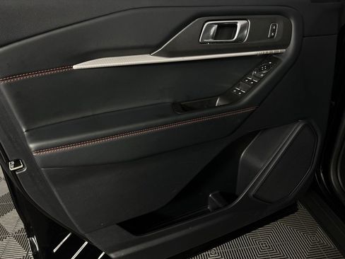 Used 2025 Ford Explorer ST-Line w/ ST-Line Street Pack image 27